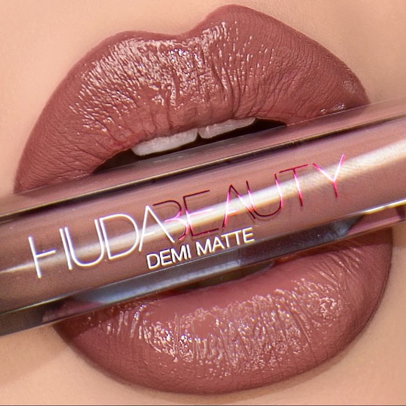 huda beauty feminist